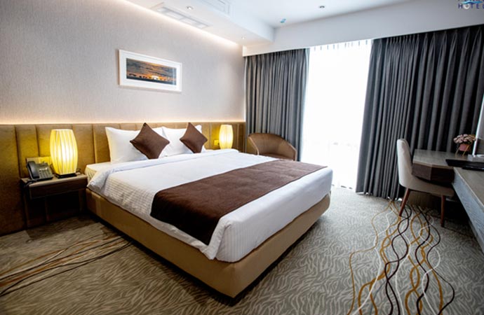 Affordable luxury hotel in Banani